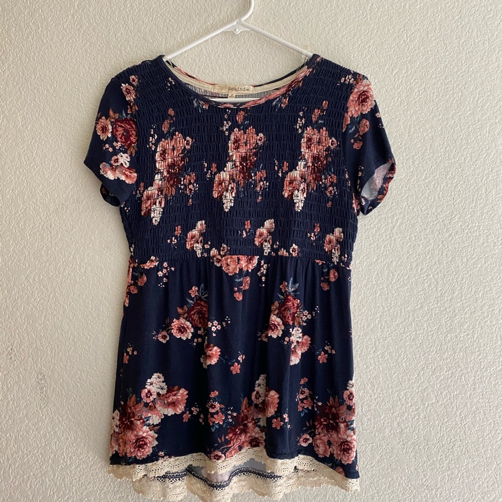 🌷3/$15 Juniors Rewind Floral Top